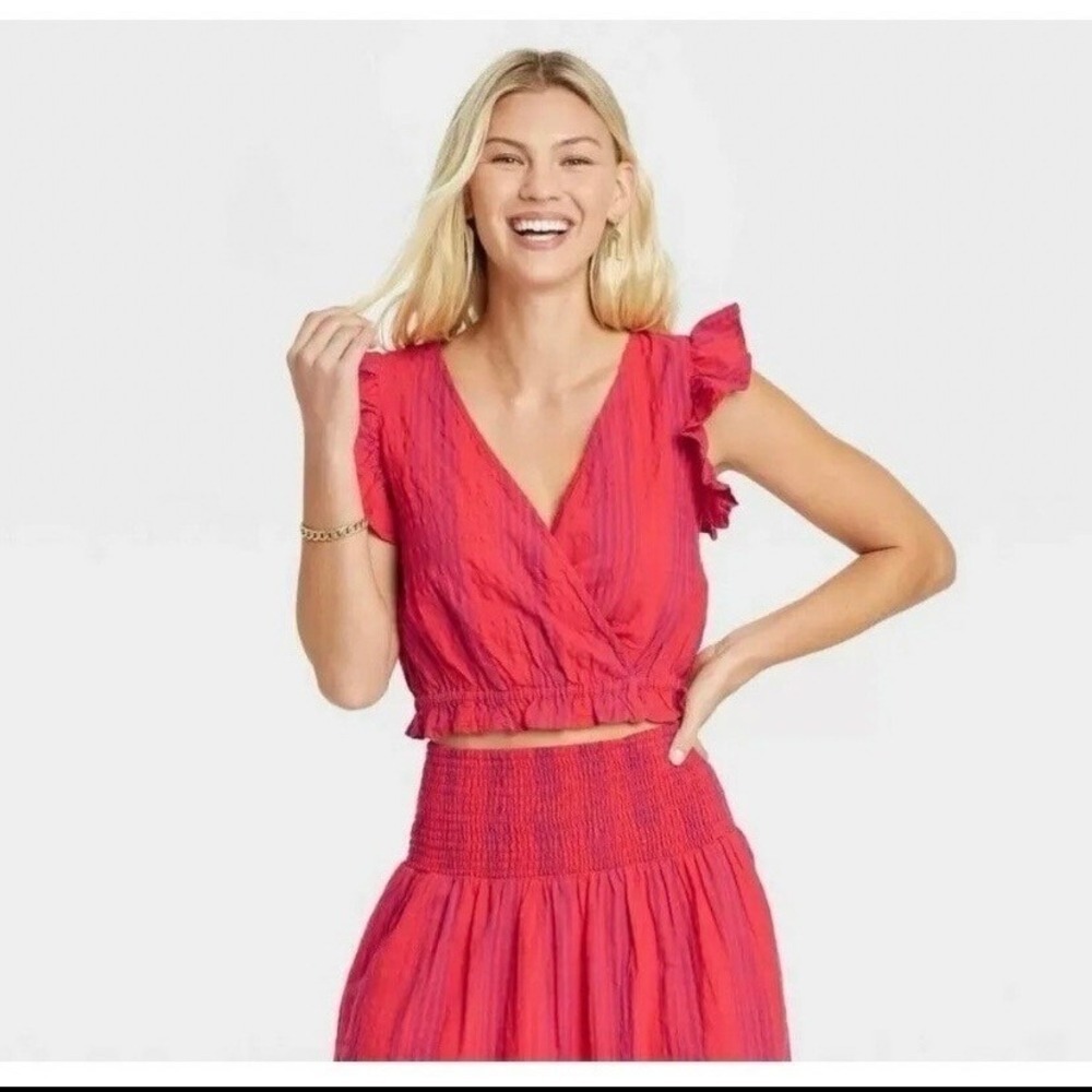Universal Thread XL Red Purple Striped Flutter Sleeve Wrap Crop Top NWT - Picture 3 of 7